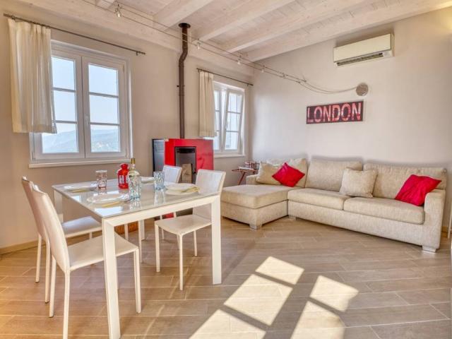 Appartamento in vendita a Magliolo, Liguria