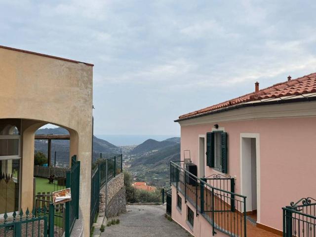 Appartamento in vendita a Magliolo, Liguria