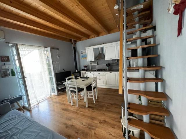 Appartamento in vendita a Magliolo, Liguria
