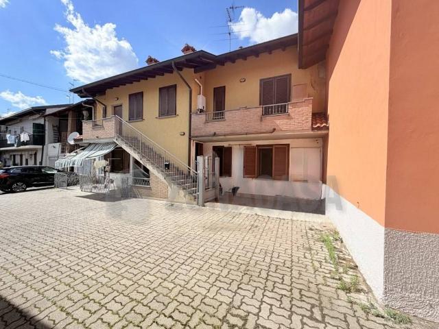 Appartamento in vendita a Magnago, Lombardia