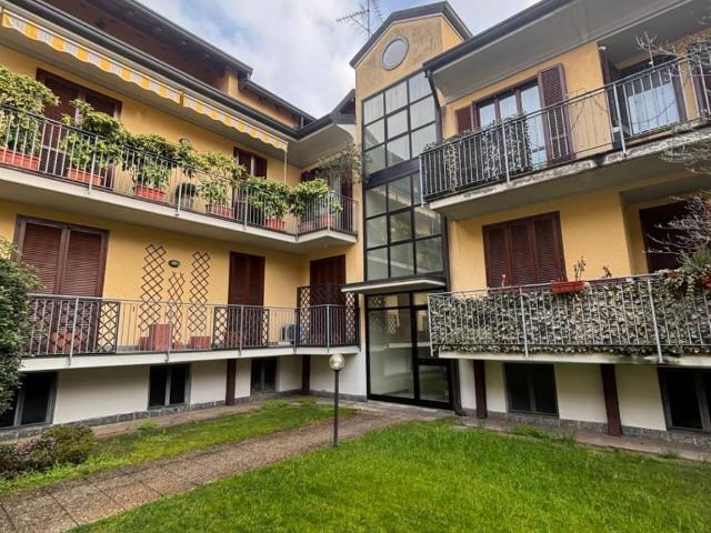 Appartamento in vendita a Magnago, Lombardia