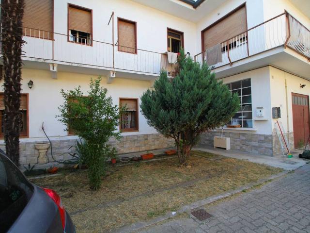 Appartamento in vendita a Magnago, Lombardia