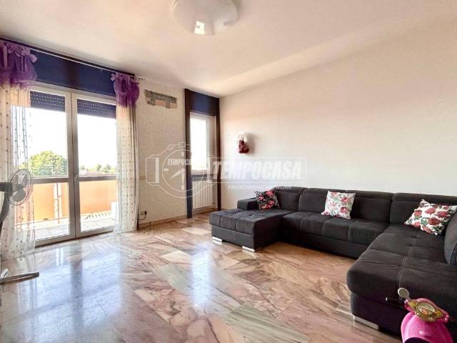 Appartamento in vendita a Magnago, Lombardia
