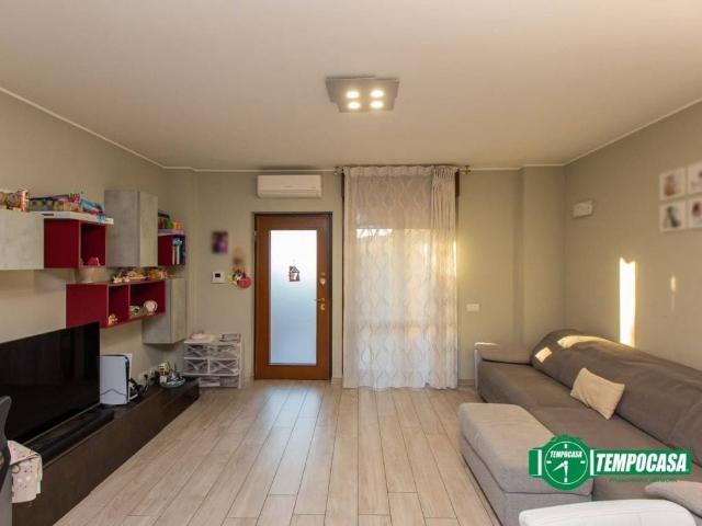 Appartamento in vendita a Magnago, Lombardia