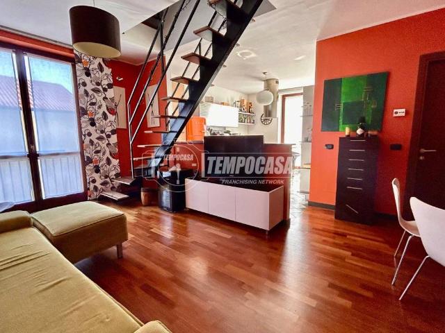 Appartamento in vendita a Magnago, Lombardia