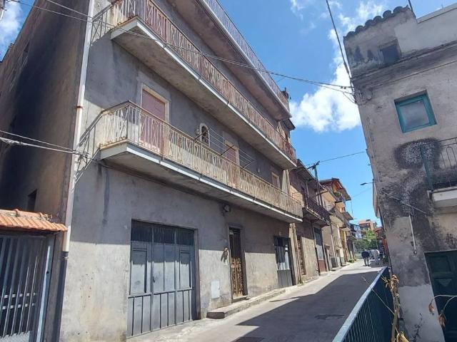 Appartamento in vendita a Maletto, Sicilia