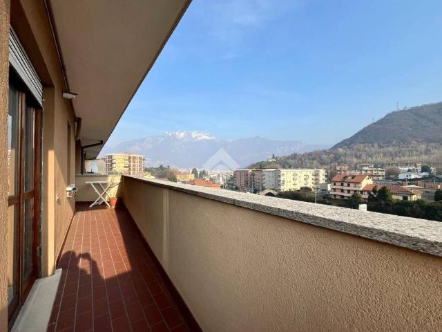 Appartamento in vendita a Malgrate, Lombardia