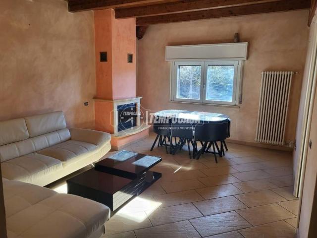 Appartamento in vendita a Malnate, Lombardia