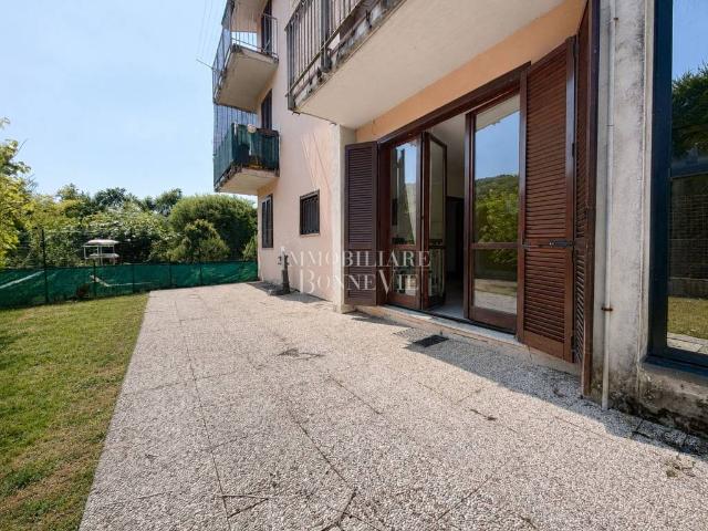 Appartamento in vendita a Malnate, Lombardia