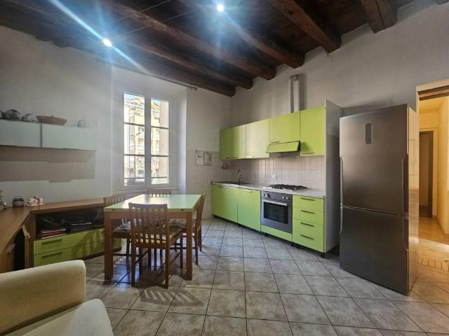 Appartamento in vendita a Malnate, Lombardia