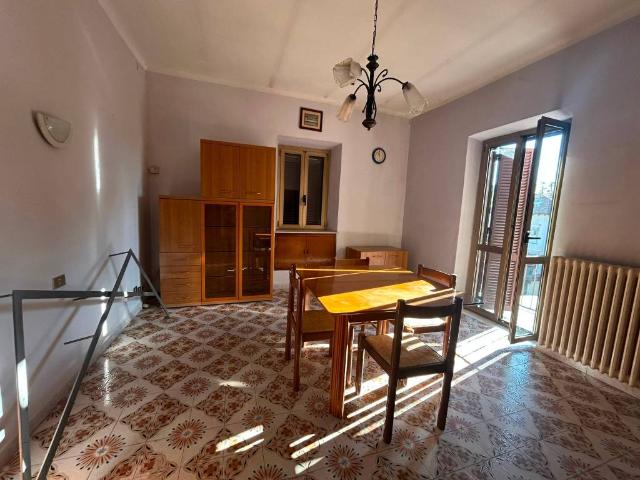 Appartamento in vendita a Malnate, Lombardia