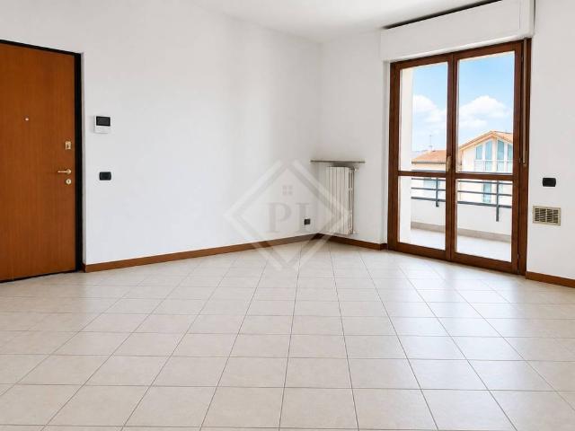 Appartamento in vendita a Malnate, Lombardia