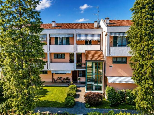 Appartamento in vendita a Malnate, Lombardia