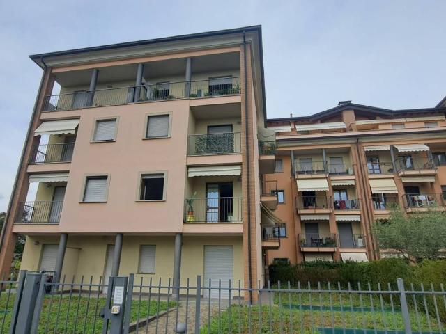 Appartamento in vendita a Malnate, Lombardia