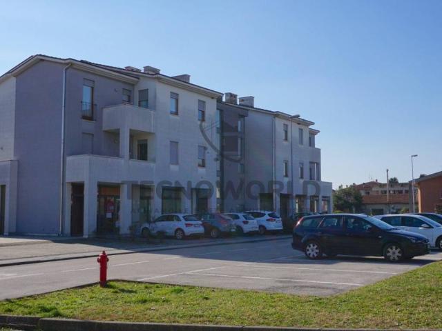 Locale Commerciale in vendita a Malo, Veneto