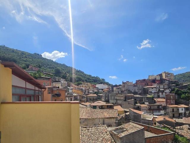 Appartamento in vendita a Mandanici, Sicilia