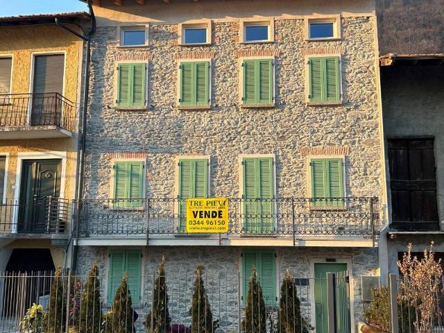 Appartamento in vendita a Mantello, Lombardia