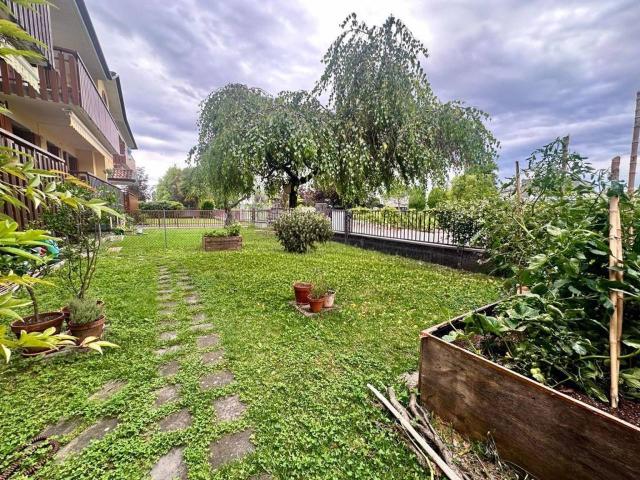 Appartamento in vendita a Manzano, Friuli-Venezia Giulia