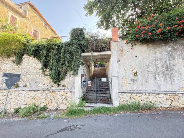 Appartamento in vendita a Le Mortelle, Roma Capitale