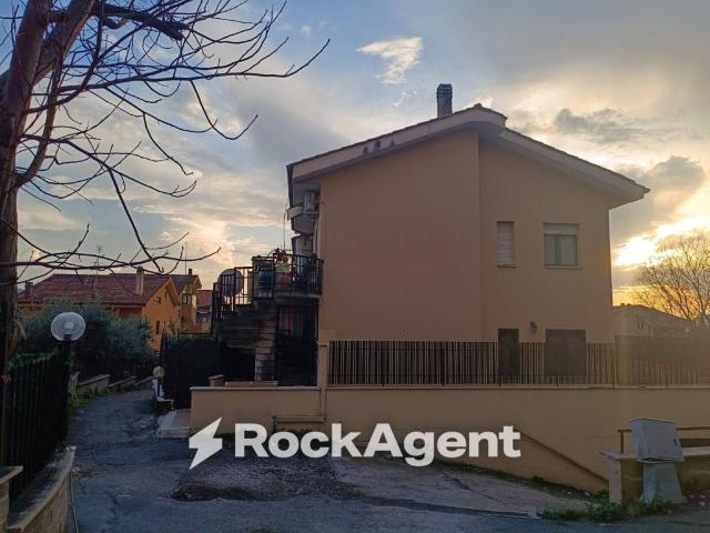 Appartamento in vendita a Le Casette, Roma Capitale