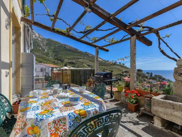 Appartamento in vendita a Marciana, Toscana