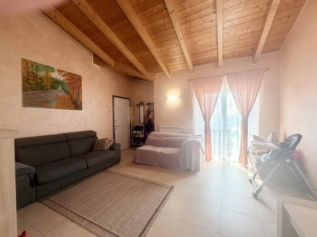Appartamento in vendita a Marcignago, Lombardia