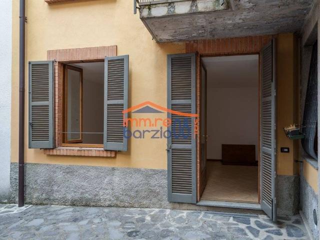 Appartamento in vendita a Margno, Lombardia