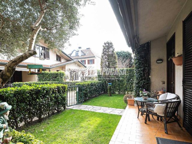 Villa Schiera in vendita a Mariano Comense, Como