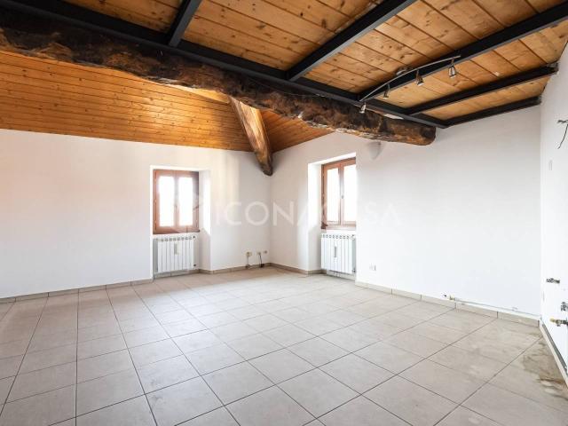 Appartamento in vendita a Mariano Comense, Lombardia