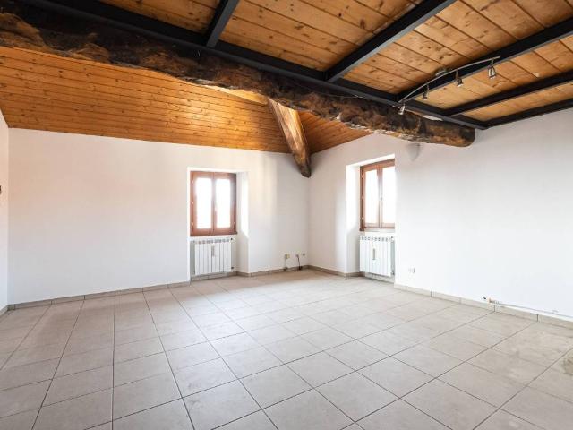 Appartamento in vendita a Mariano Comense, Lombardia