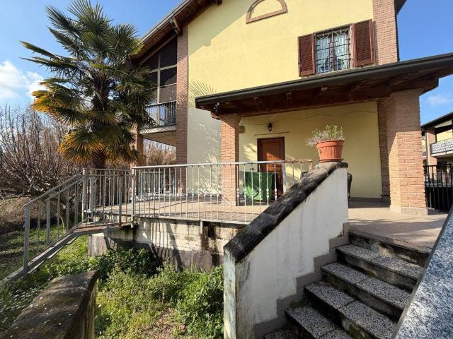 Appartamento in vendita a Marzano, Lombardia
