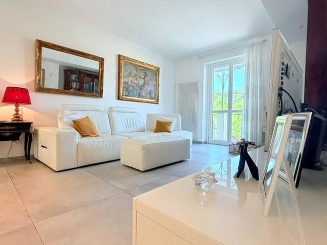 Appartamento in vendita a San Carlo, Marina Di Massa