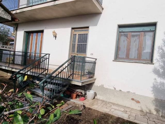 Appartamento in vendita a Massa e Cozzile, Toscana