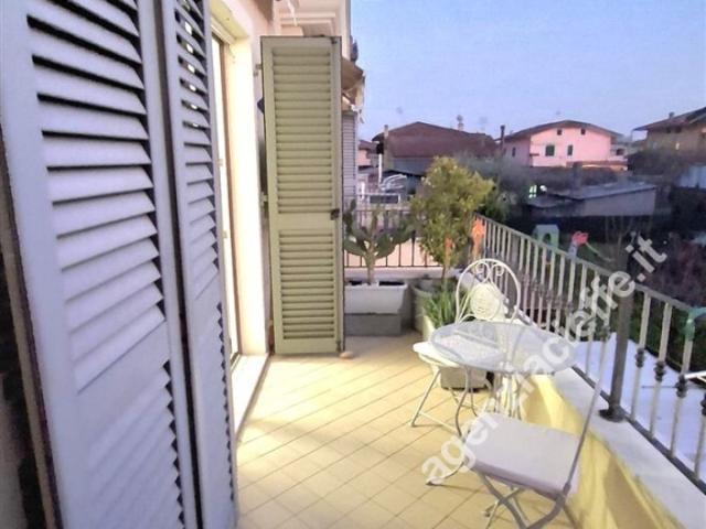 Appartamento in vendita a Marina di Massa, Marina Di Massa