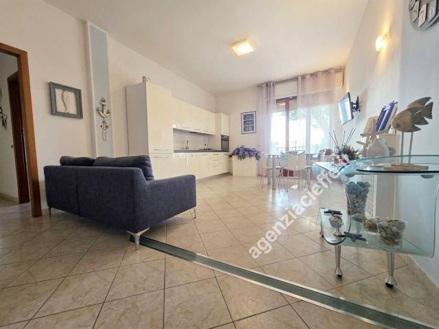 Appartamento in vendita a Ronchi, Massa