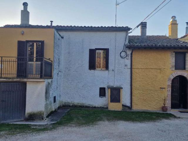 Appartamento in vendita a Colpetrazzo, Umbria
