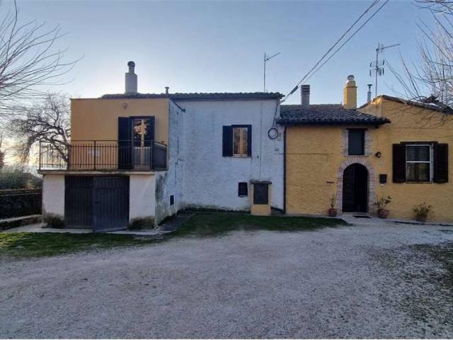 Appartamento in vendita a Colpetrazzo, Umbria