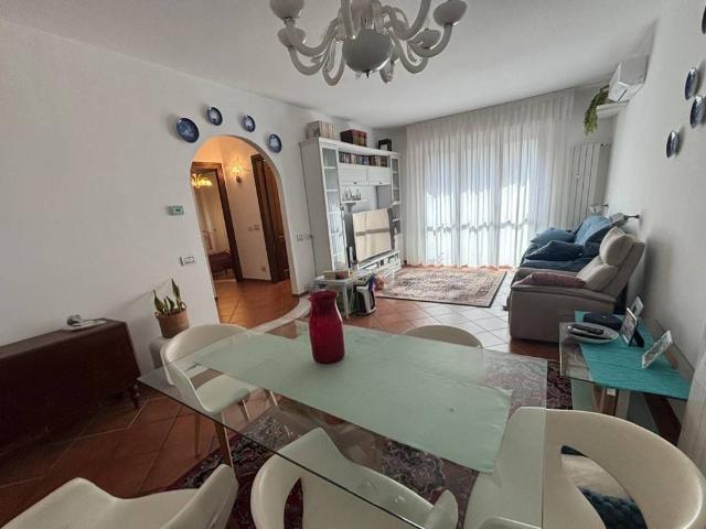 Appartamento in vendita a Zecca, Massa