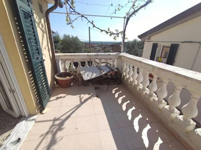 Appartamento in vendita a Cervara, Marina Di Massa