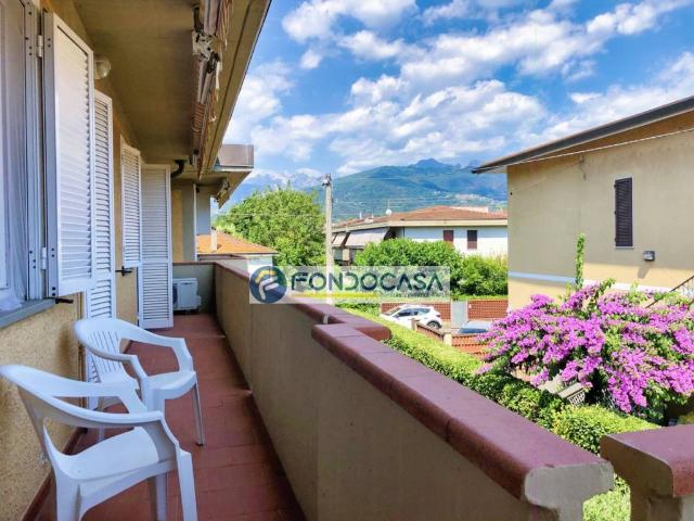 Appartamento in vendita a Marina di Massa, Marina Di Massa