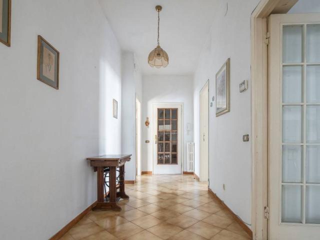 Appartamento in vendita a Camponelli, Marina Di Massa