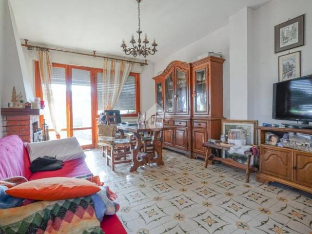Appartamento in vendita a Marina di Massa, Marina Di Massa