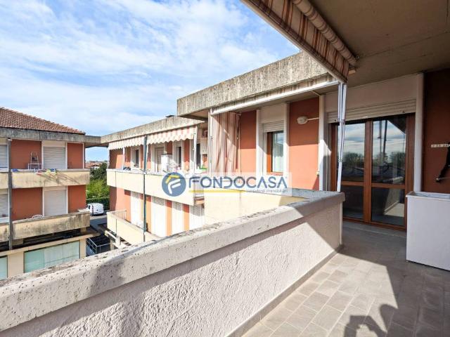 Appartamento in vendita a Marina di Massa, Marina Di Massa