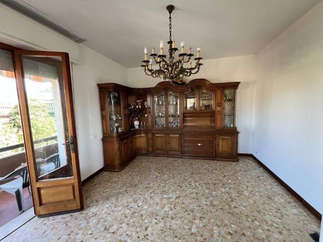 Appartamento in vendita a San Carlo, Marina Di Massa
