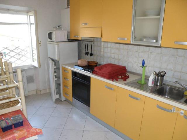 Appartamento in vendita a Marina di Massa, Marina Di Massa