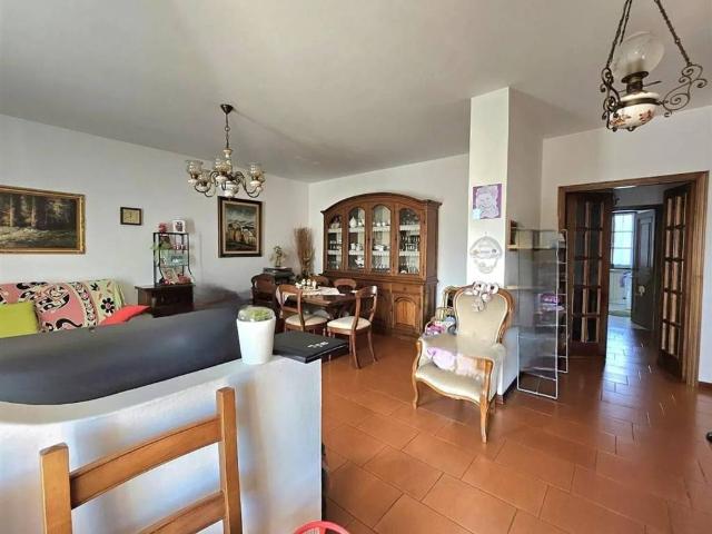 Appartamento in vendita a Poggiolo, Marina Di Massa