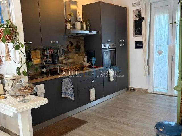 Appartamento in vendita a Poggi, Marina Di Massa
