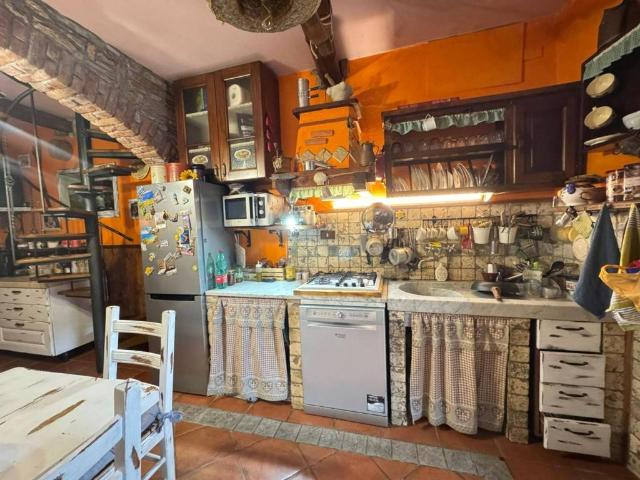 Appartamento in vendita a Turano, Marina Di Massa