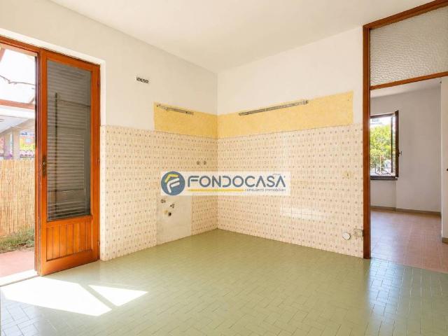 Appartamento in vendita a Marina di Massa, Marina Di Massa