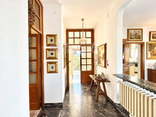 Appartamento in vendita a Cinque Vie, Massa